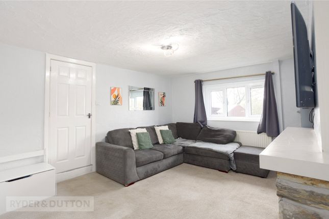 746, Ripponden Road, Oldham photo 3