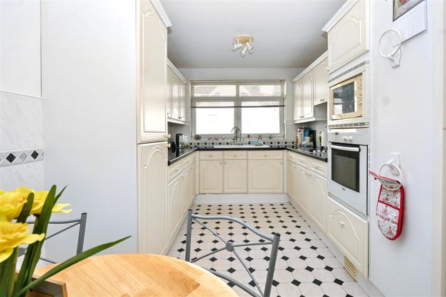 19, Tavistock, 12 - 14 Devonshire Place, Eastbourne photo 4