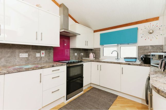 Mobile/park home for sale in Ashbourne Square, Atherstone