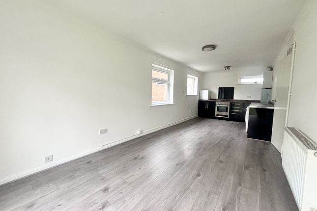 12, Hallam Court Pembroke Road, Dronfield photo 4