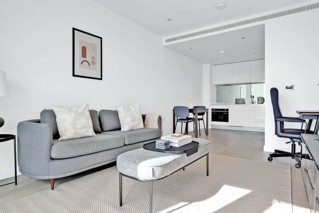 Flat to rent in Sky Gardens, Wandsworth Road, Vauxhall, London