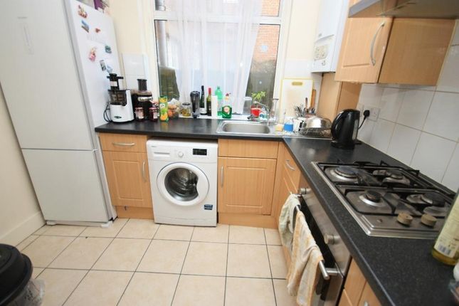 164, Old Oak Common Lane, London photo 4