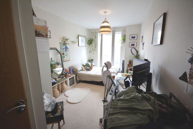 Flat 18, Ledger Court, 6, Chronicle Avenue, London photo 3