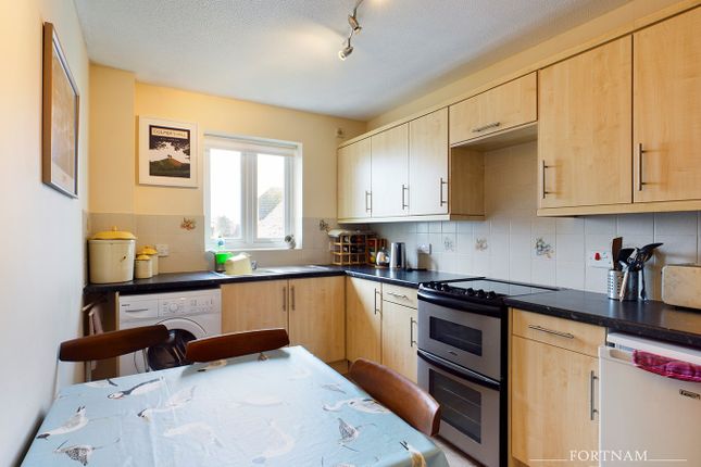 Flat for sale in Hammonds Mead, Charmouth