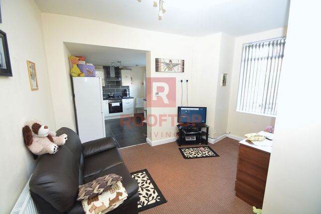 Beechwood Crescent, Leeds photo 3