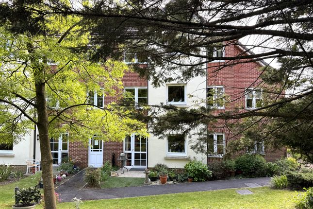 Flat for sale in Havant Road, Cosham, Portsmouth