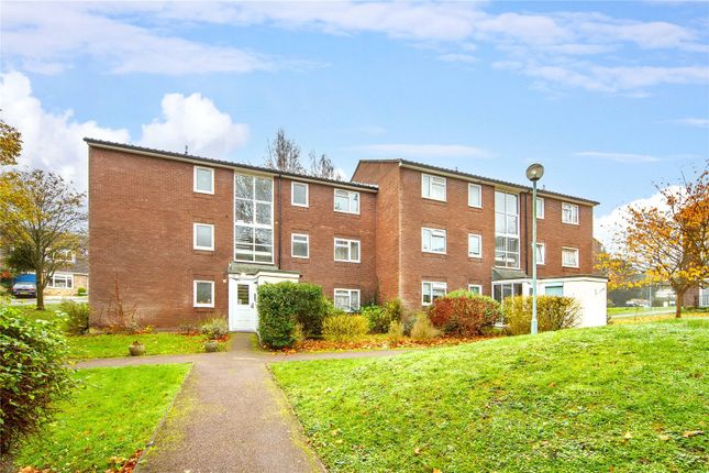 Thumbnail Flat to rent in Scrubbitts Square, Radlett, Hertfordshire