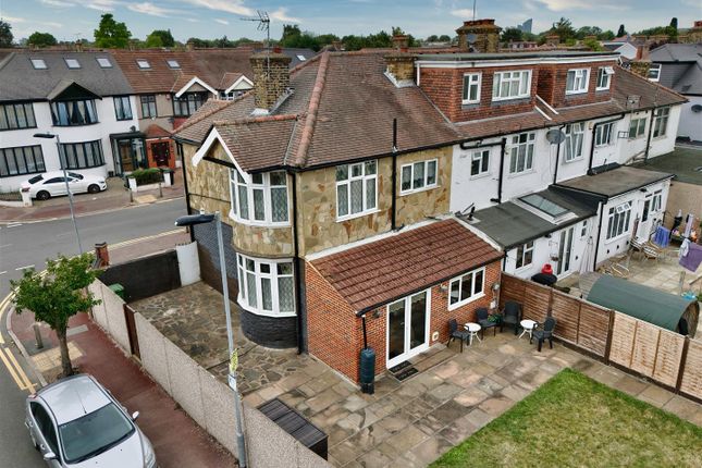 37, Stratton Drive, Barking photo 3