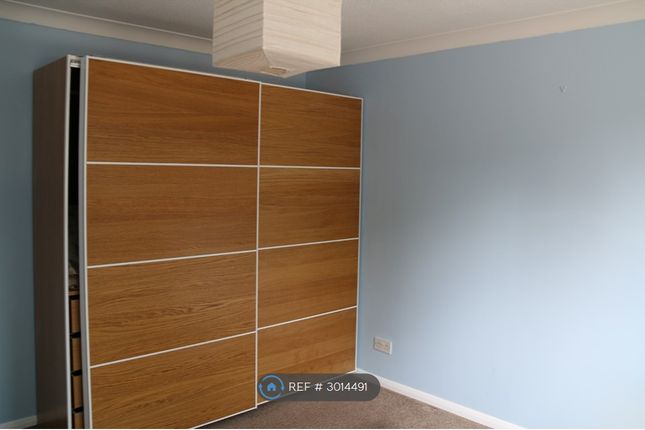 Flat, The Willows Brook Road, Redhill photo 4