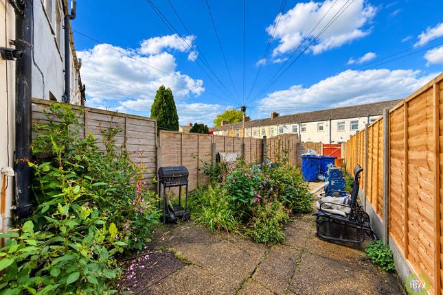 19 Edmund Street, Accrington photo 4
