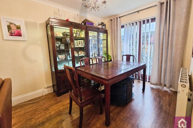 27, Myrica Grove, Chester photo 4