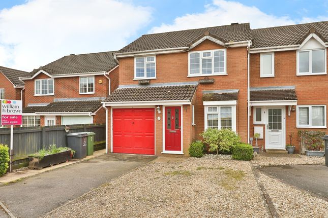End terrace house for sale in Primrose Close, Scarning, Dereham