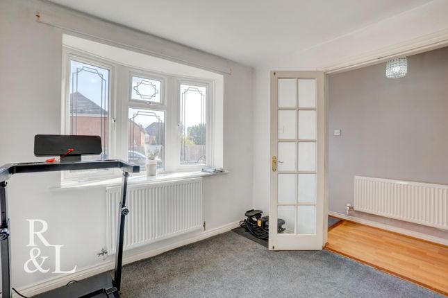 12, Blackthorn Way, Swadlincote photo 4