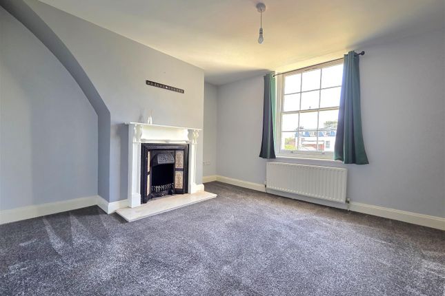 Flat 4, 21, Brunswick Square, Gloucester photo 4