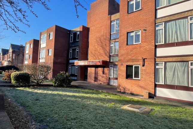 Thumbnail Flat to rent in Holden Road, Woodside Park