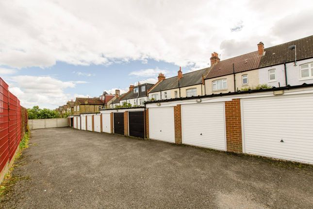 Parking/garage to rent in Upper Tulse Hill, Brixton Hill
