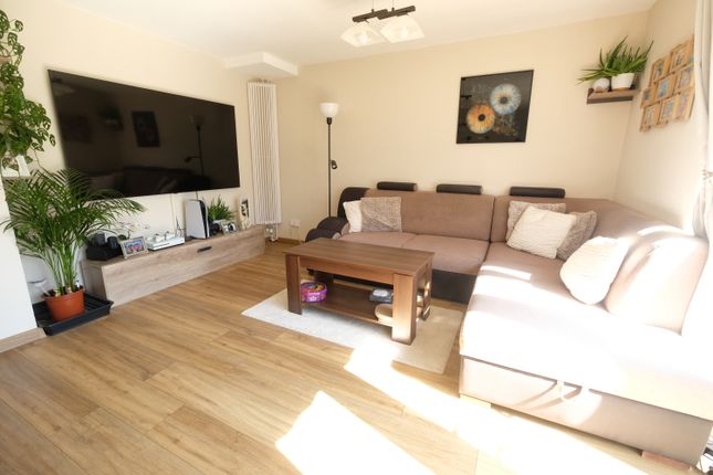 Africa Drive, Marchwood photo 2