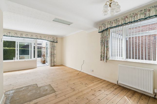 1 Woodlands Drive, High Wycombe photo 2