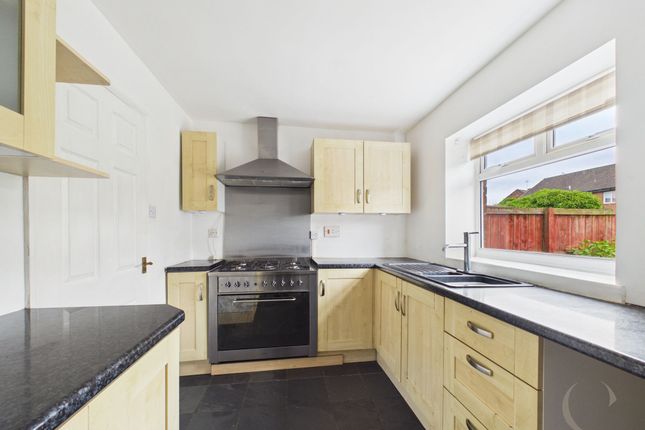 8 Canon Grove, Jarrow photo 3