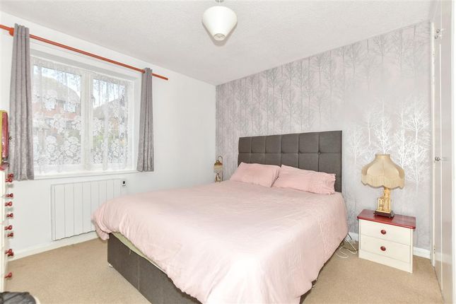 Thumbnail Flat for sale in Dover Road, Folkestone, Kent