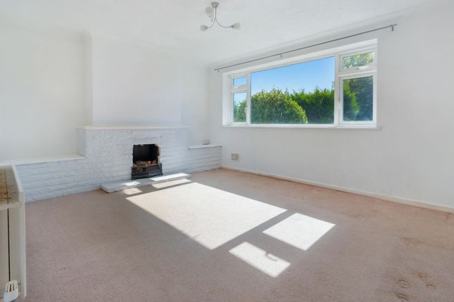 9 Downsview Crescent, Uckfield photo 2