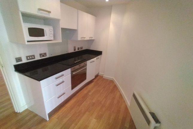 Flat for sale in Greenslade House, Beeston