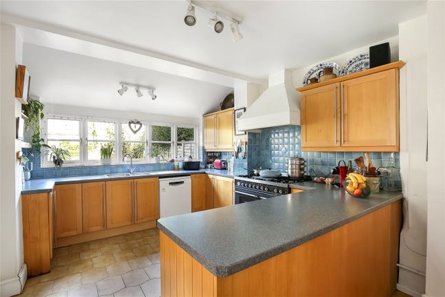25, Bourne Avenue, Wiltshire photo 4