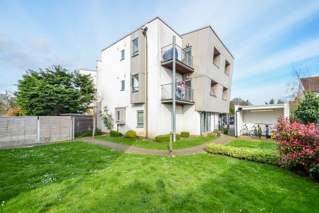 Thumbnail Flat for sale in Pavilion Drive, Leigh-On-Sea
