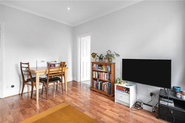 Second Floor Flat, 83, Effra Road, London photo 3