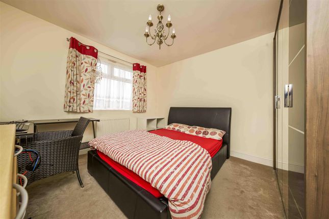 Terraced house for sale in Essex Avenue, Isleworth