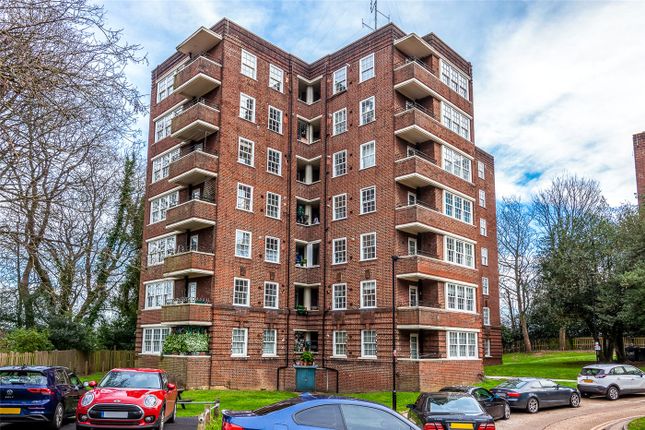 Flat to rent in Wavell House, Hillcrest, London
