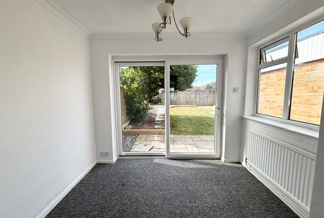 3 Glen Crescent, Selsey photo 4