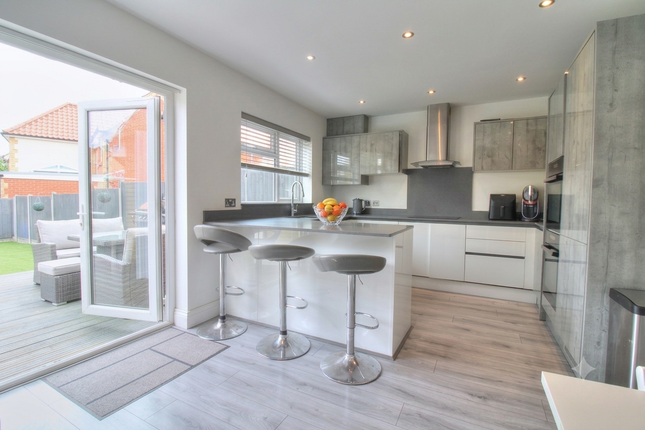 78, Bramble Tye, Basildon photo 4