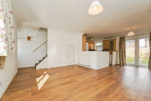 21, Barley Close, Gloucestershire photo 2