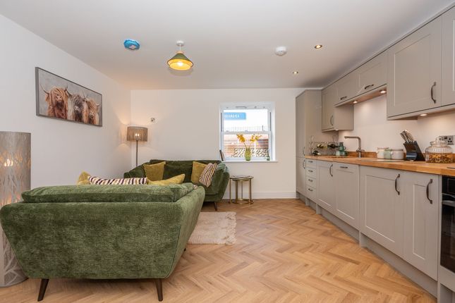 Flat Alpha Constantia House, 6 High Street, East Runton photo 3