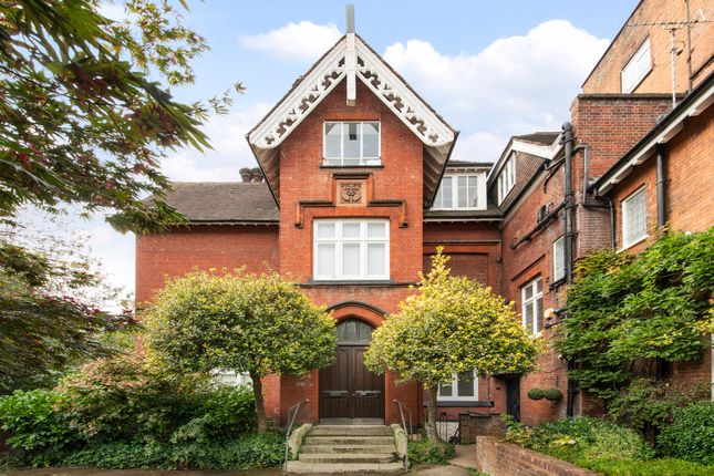 Thumbnail Flat to rent in Netherhall Gardens, Hampstead