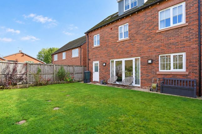 2 Hodsons Fold, Chorley photo 4