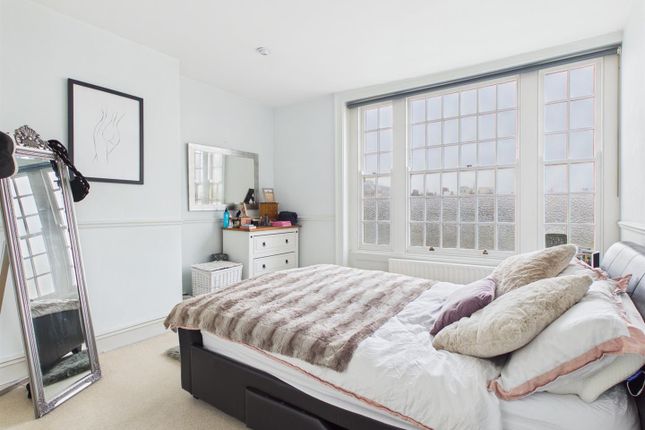 Flat 10, 26, Brunswick Square, Hove photo 3