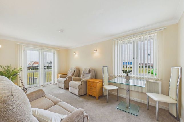 Flat 22, Fairways Court, Whitby photo 2