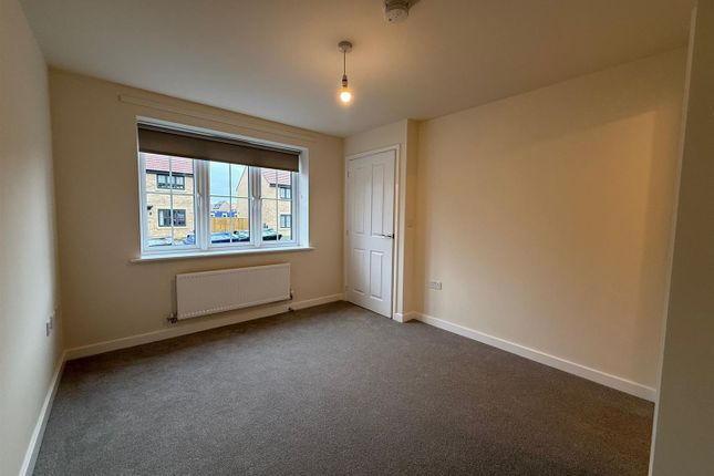 5, Wisteria Close, Thurnscoe photo 3