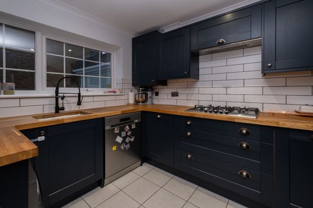 34, Blenheim Avenue, Kent photo 2