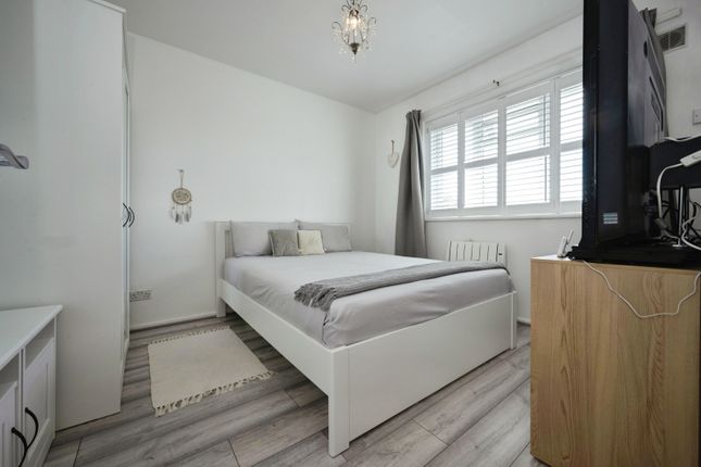 8, Shaldon Court, Bedfordshire photo 4