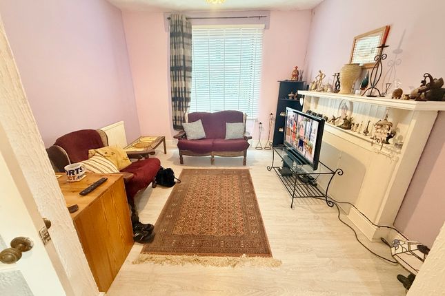 215 St. Teilo Street, Swansea photo 4