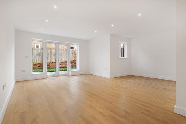 Plot 2, 4, Kingsbridge Way, Kentford photo 2