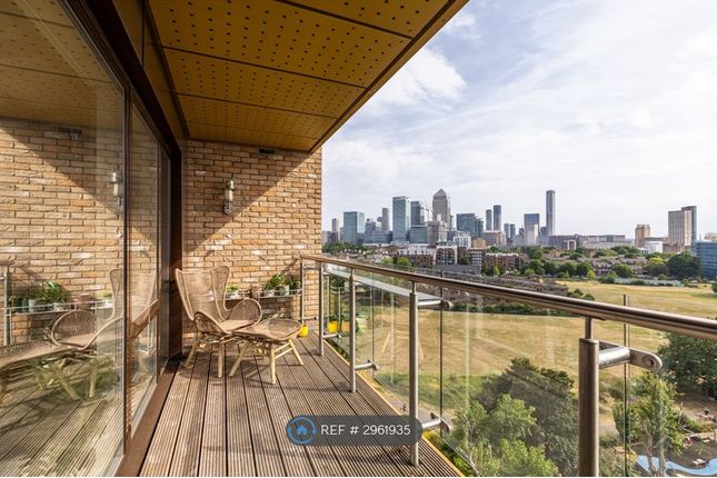 Flat, Wimhurst Court Upper North St, London photo 4