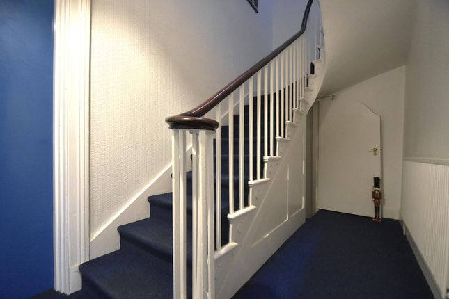 Room 7, 6 Terrace Road, Newport photo 4