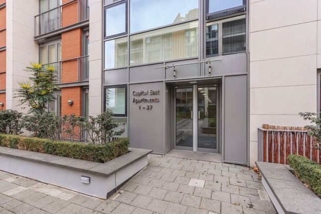 Flat for sale in Western Gateway, London