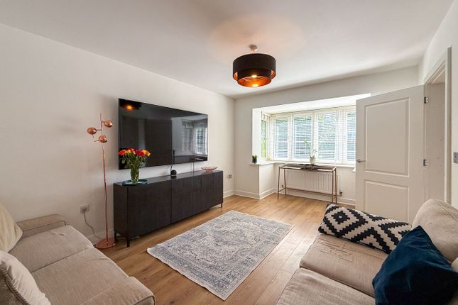 20, St Marys Avenue, Holmfirth photo 4
