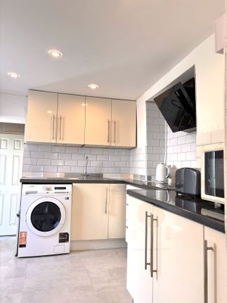 7, Burman Street, Swansea photo 2