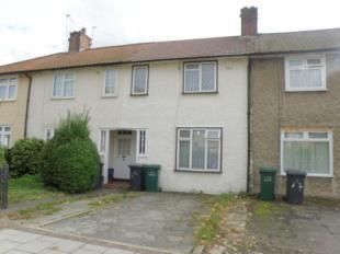 Thumbnail Terraced house to rent in Fortescue Road, Edgware